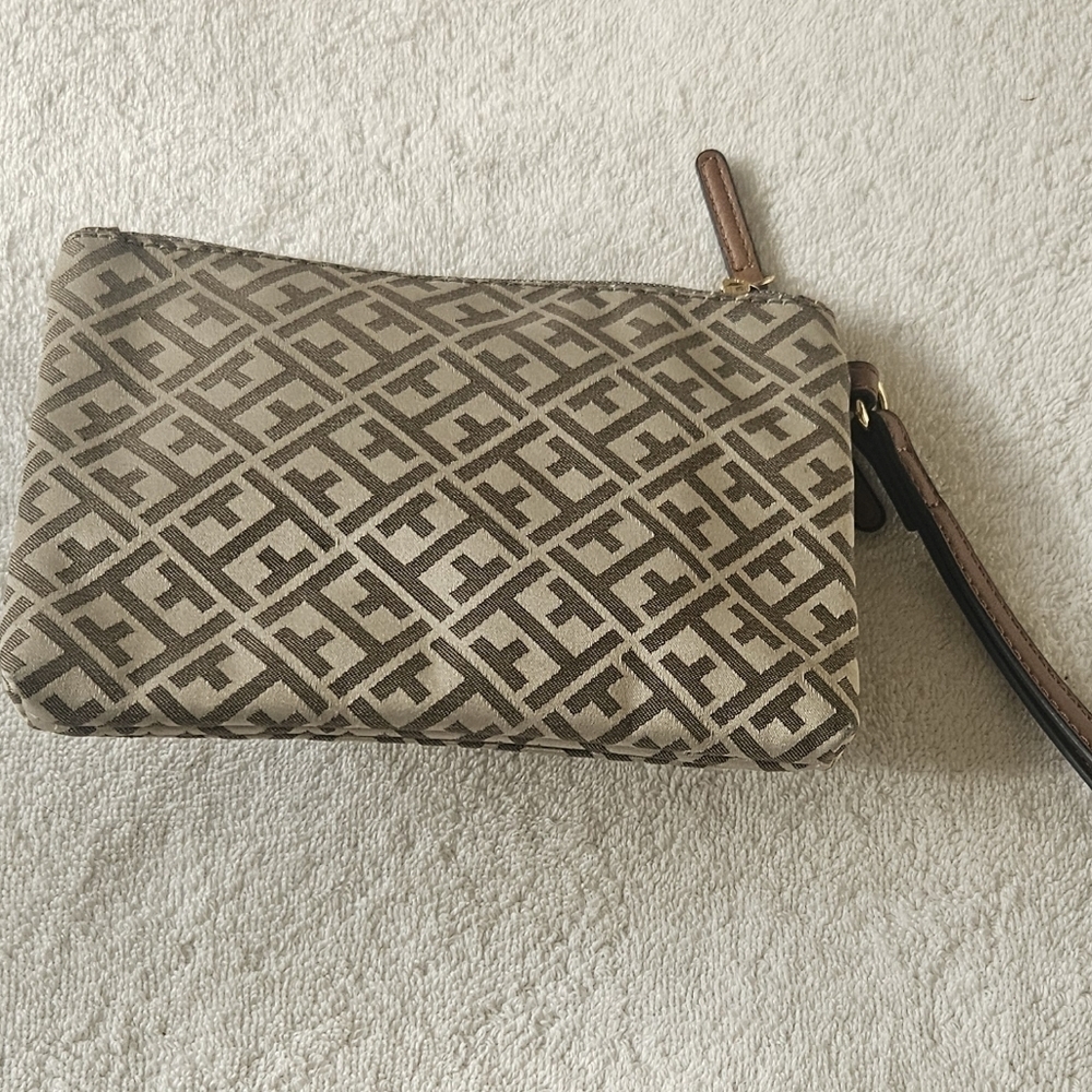 Tommy Hilfiger Signature Logo Print Brown Wristlet Pouch Zipper Leather Trim - Picture 4 of 7
